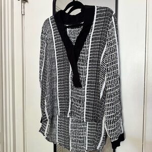 Manaola Black and White Patterned Blouse
